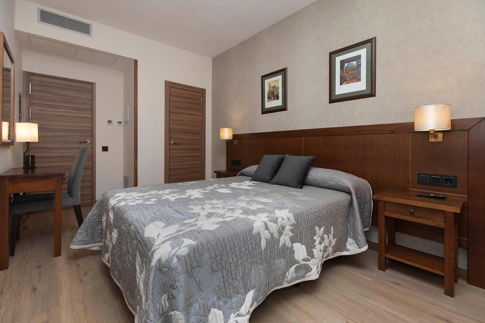 Cinca Hotel *